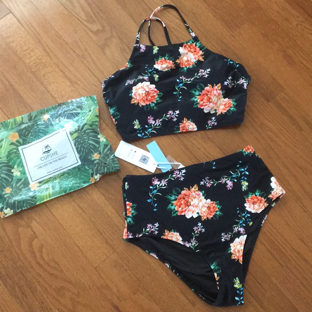 NWT Cupshe swimsuit size medium - high waist